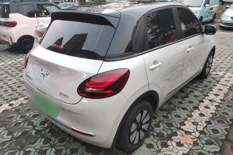 五菱汽车 五菱缤果 2023款 203km 轻享款车身外观7