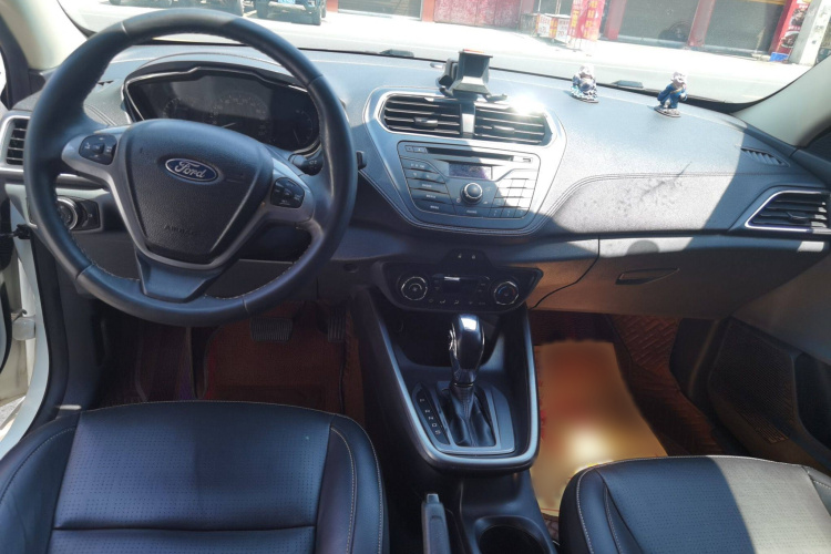 福特 福睿斯 2015款 1.5L 自动时尚型中控内饰7003