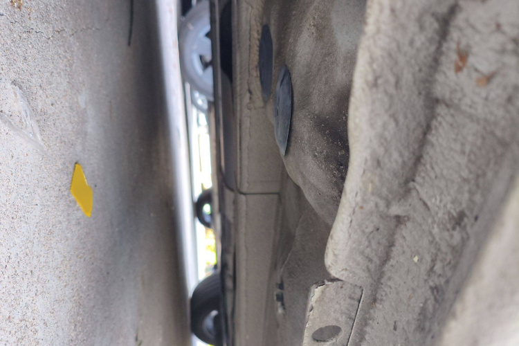 标致408 2015款 1.2T 自动豪华版局部细节9004