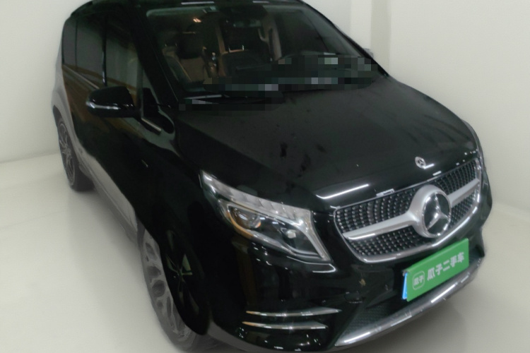 奔驰V级 2020款 V 260 L 长轴距豪华版车身外观3