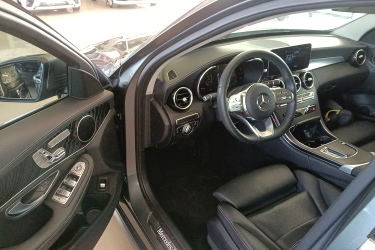 奔驰C级 2020款 C 260 L 运动版中控内饰20