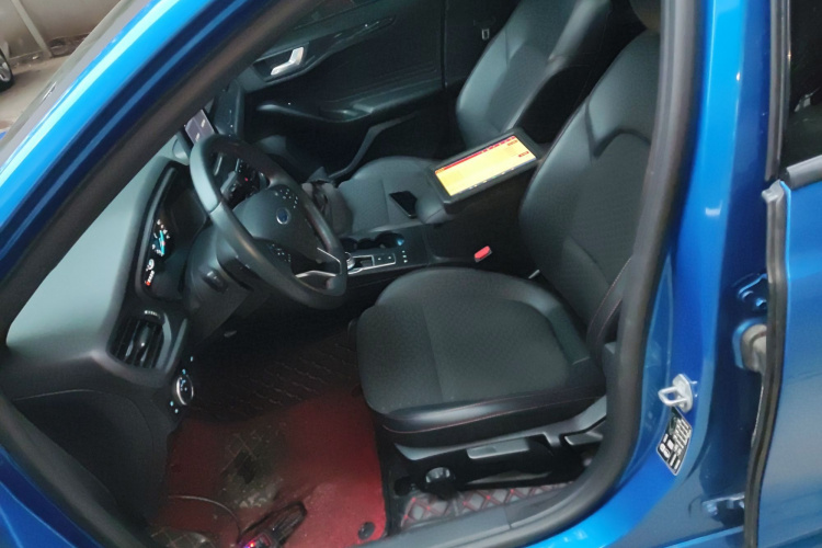 福特 福克斯 2020款 三厢 EcoBoost 180 自动ST Line中控内饰19