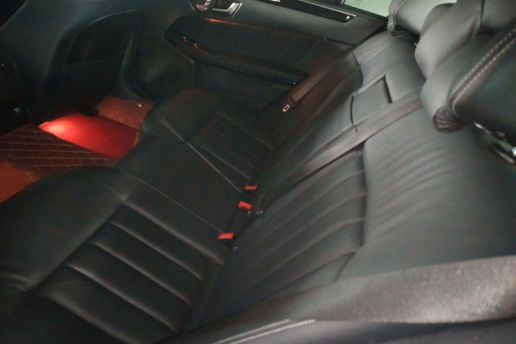 奔驰E级 2014款 E 300 L 运动型中控内饰7004