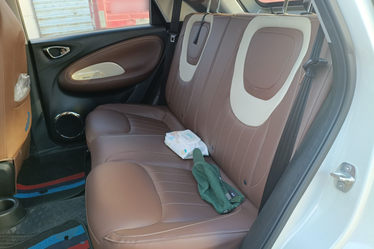 五菱汽车 五菱缤果 2023款 203km 舒享款中控内饰21