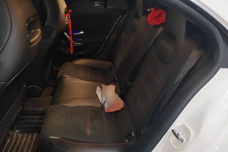 奔驰CLA 2022款 CLA 200中控内饰7004