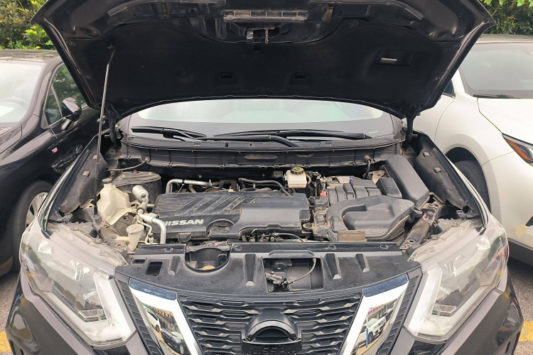 日产 奇骏 2021款 2.0L CVT 2WD XL ITS舒适纪念版机舱底盘24