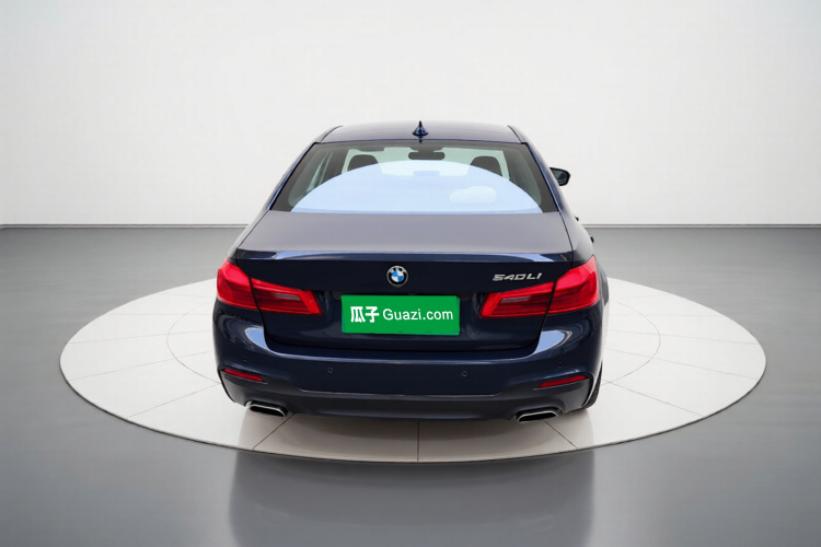 宝马5系 2018款 改款 530Li 尊享型 M运动套装车身外观6