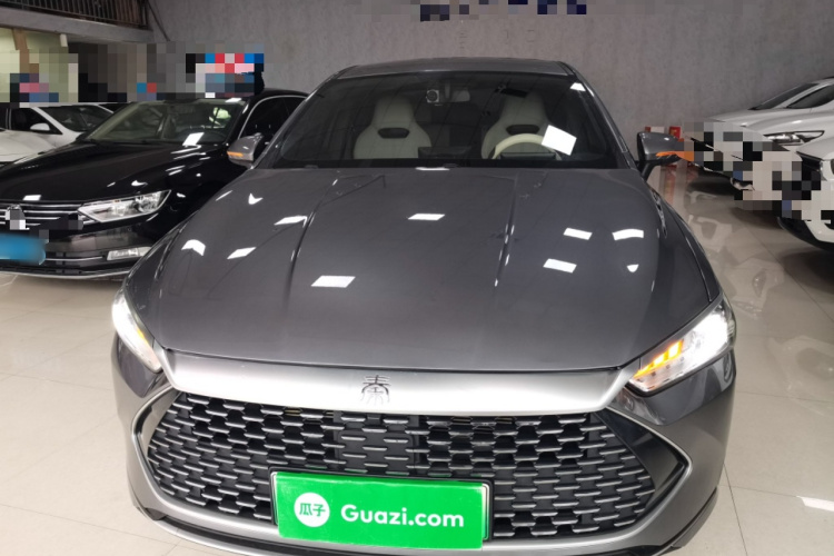 比亚迪 秦PLUS 2024款 荣耀版 DM-i 55KM领先型车身外观2