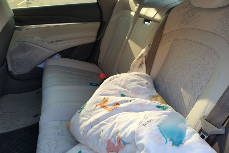 智己汽车 智己L7 2022款 Pro中控内饰7004