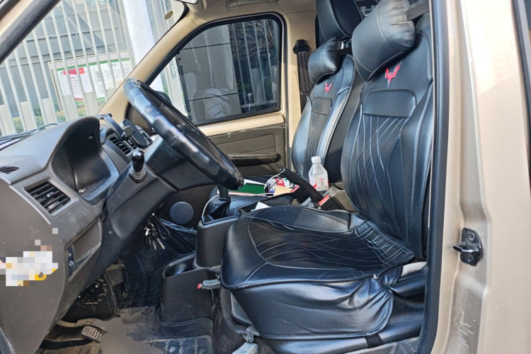 五菱汽车 五菱荣光S 2023款 1.5L 基本型 5/7座中控内饰19