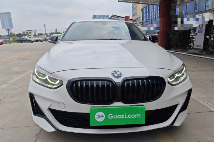 宝马1系 2021款 120i M运动曜夜版车身外观2