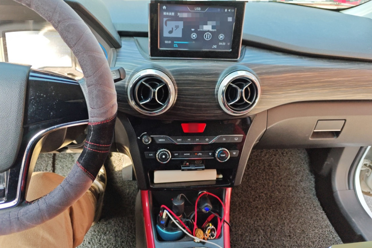 北汽新能源EX 2018款 EX360 新尚版局部细节16