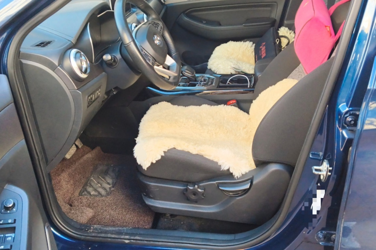 北京汽车 北京EX5 2019款 悦风版中控内饰19