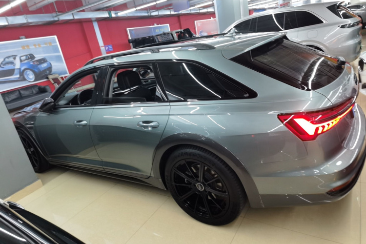 奥迪A6(进口) 2021款 allroad quattro 探索家 55 TFSI 尊享越野型车身外观4