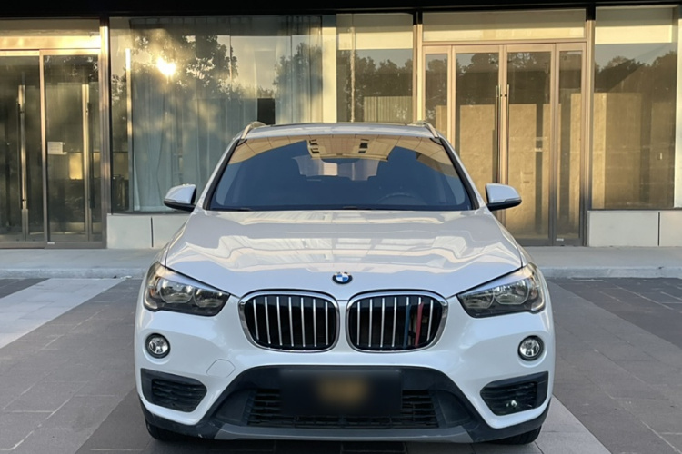 宝马X1 2018款 sDrive18Li 时尚型车身外观6001