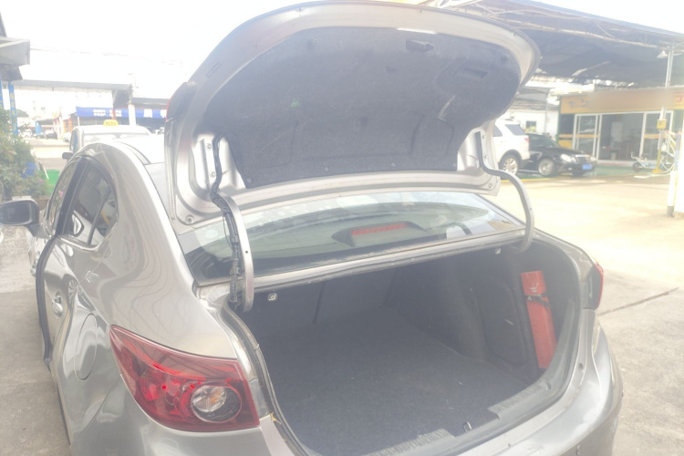 马自达3 昂克赛拉 2016款 三厢 1.5L 自动舒适型机舱底盘23