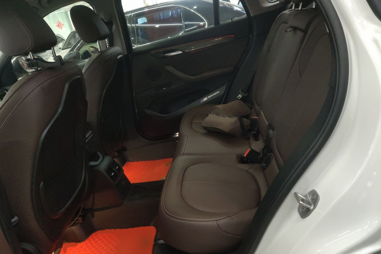 宝马X1 2019款 xDrive20Li 尊享型中控内饰7004