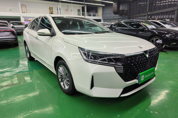 启辰D60 2023款 PLUS 1.6L XL CVT悦领版车身外观3