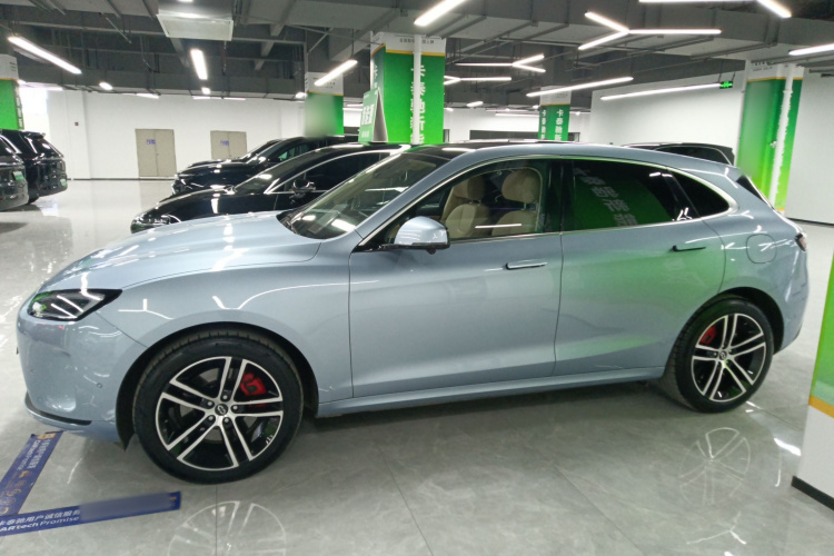 鸿蒙智行 问界M5 2023款 增程后驱标准版车身外观4