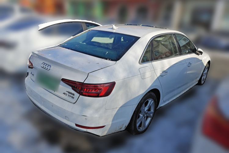 奥迪A4L 2018款 30周年年型 40 TFSI 进取型车身外观7