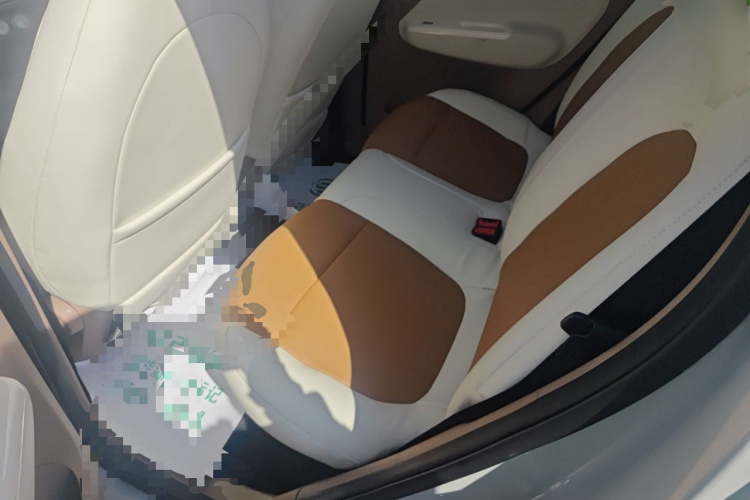 五菱汽车 宏光MINIEV 2025款 四门版 进阶款中控内饰7004