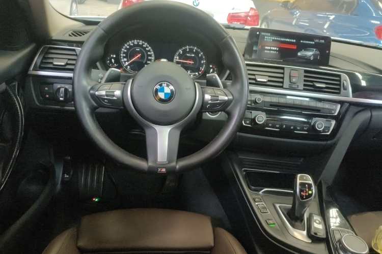 宝马3系 2018款 320Li 领先型M运动套装中控内饰13