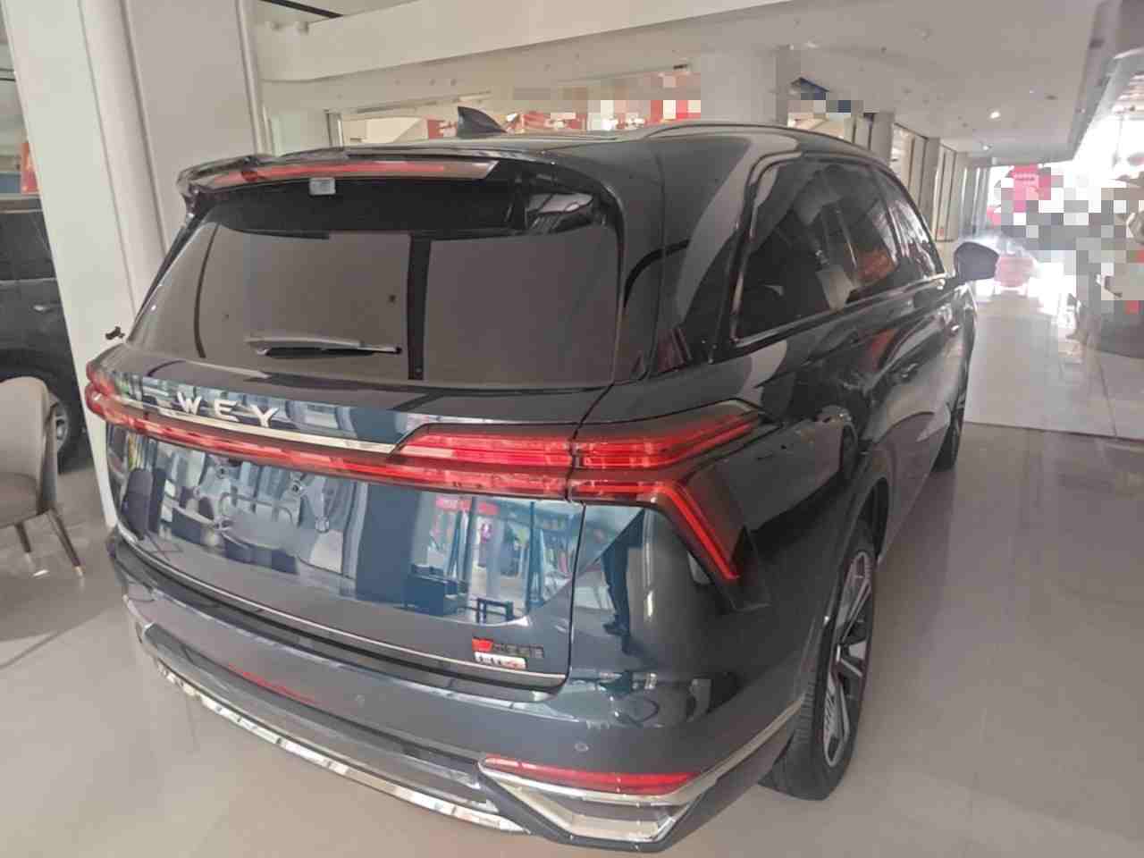 车辆右后45度外观展示