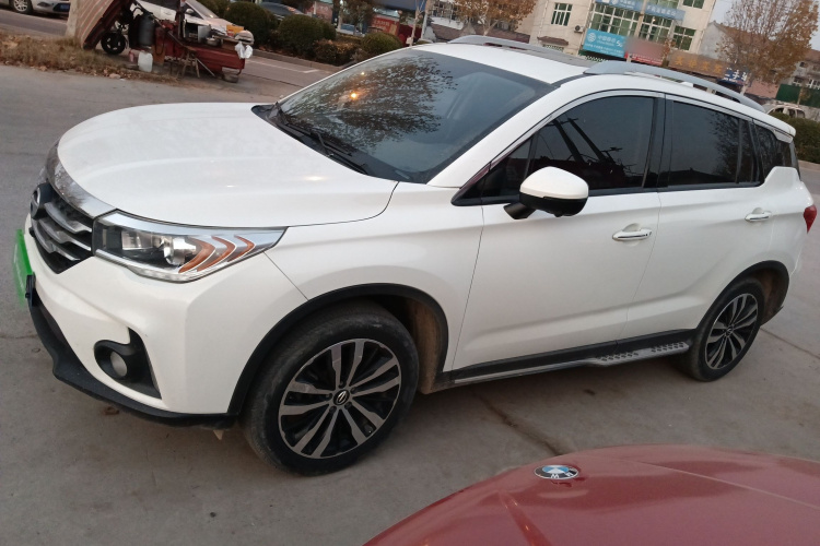 广汽传祺 传祺GS4 2017款 235T 自动两驱豪华智联版车身外观4