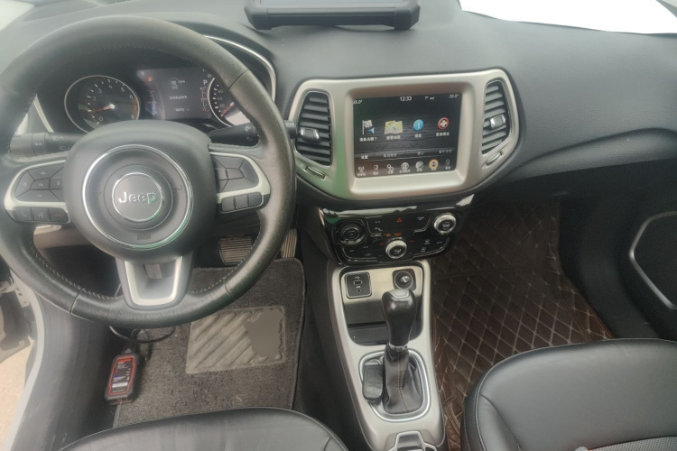 Jeep 指南者 2017款 200T 自动家享版中控内饰7002