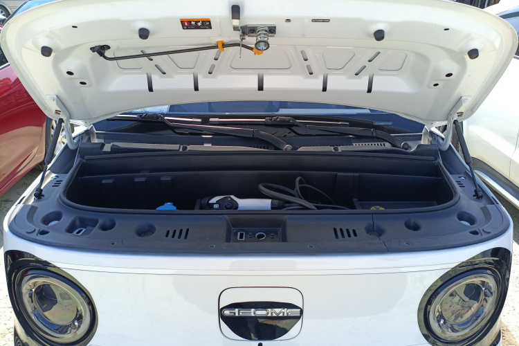 吉利银河 2023款 熊猫mini 200km 耐力熊机舱底盘24