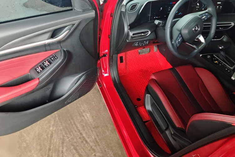 长安 逸动 2021款 PLUS 蓝鲸NE 1.4T GDI DCT尊贵型中控内饰7003