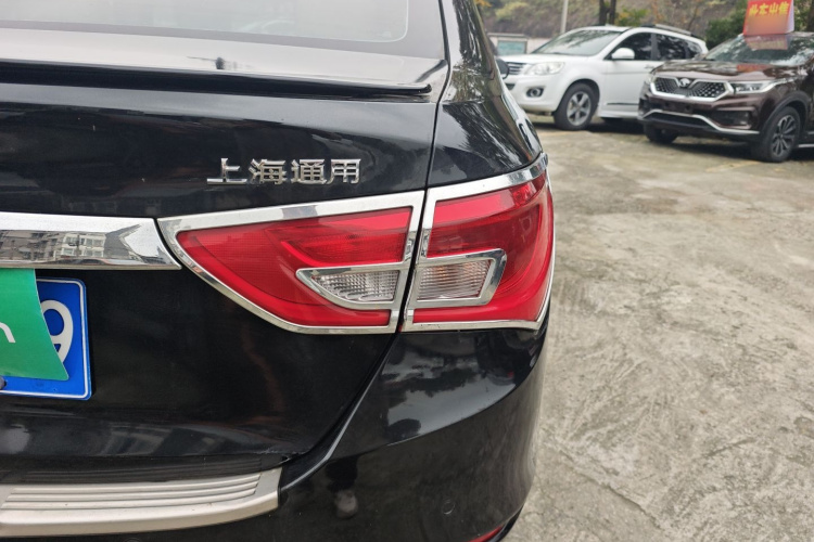 别克 英朗 2015款 15N 自动豪华型车身外观9