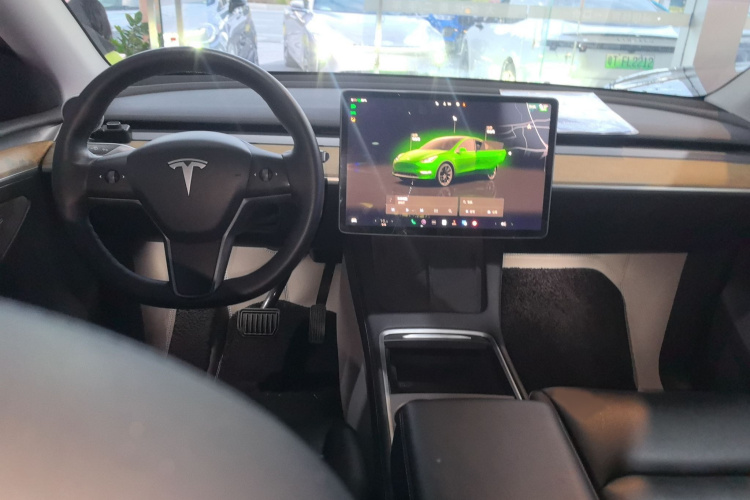 特斯拉 Model Y 2022款 后轮驱动版中控内饰7002