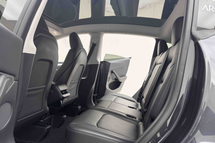 特斯拉 Model Y 2024款 后轮驱动版中控内饰7002