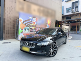 沃尔沃S90 2024款 B5 智雅豪华版
