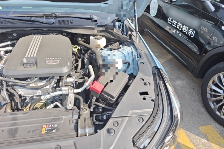 凯迪拉克CT5 2025款 28T 赛道性能版+巅峰赛道选装包机舱底盘26