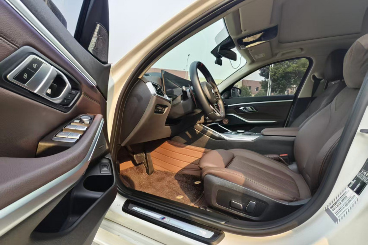 宝马3系 2024款 325Li M运动曜夜套装中控内饰20