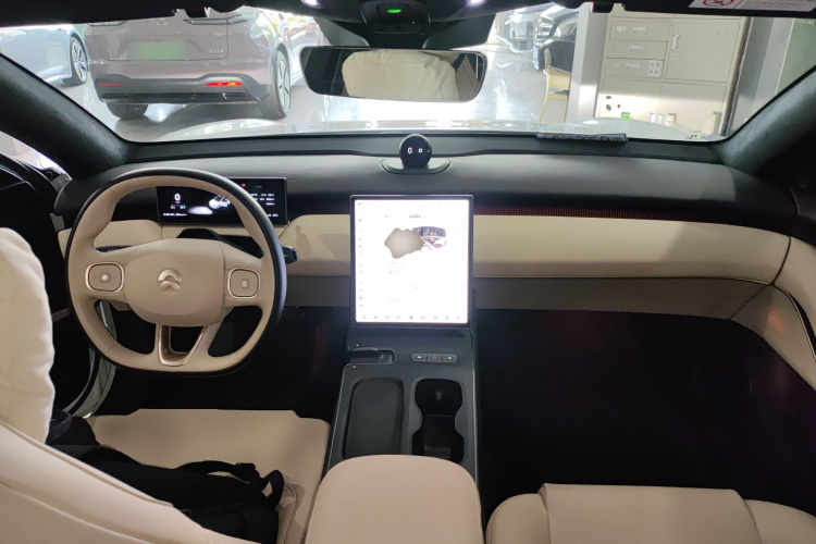 蔚来ET5 2022款 100kWh中控内饰7002