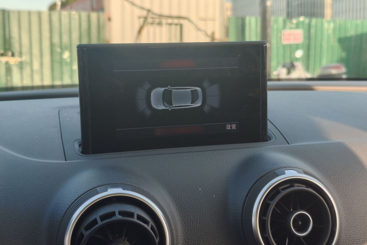 奥迪A3 2016款 Limousine 35 TFSI 领英型中控内饰7005