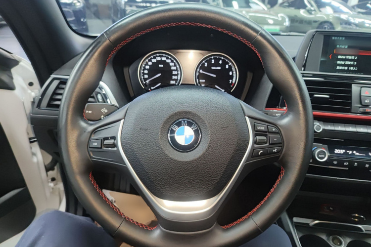 宝马2系(进口) 2019款 225i 敞篷轿跑车 运动设计套装局部细节13