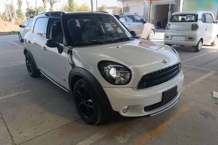 MINI Countryman 2016款 1.6T COOPER ALL4 Fun装备控车身外观3