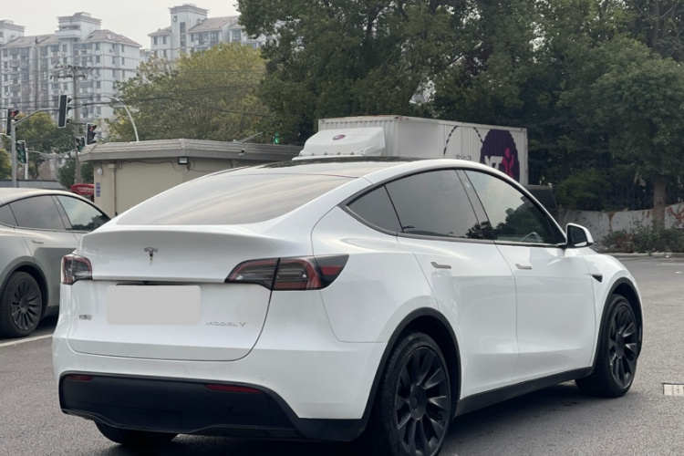 特斯拉 Model Y 2023款 长续航全轮驱动版车身外观6004