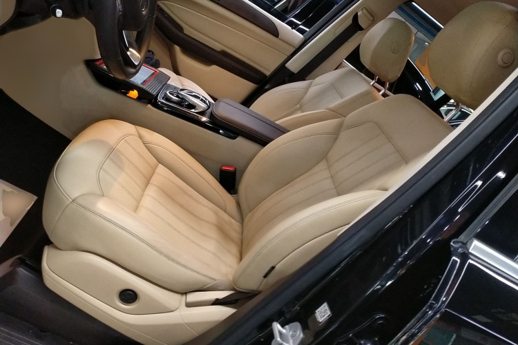 奔驰GLE 2015款 GLE 400 4MATIC局部细节19