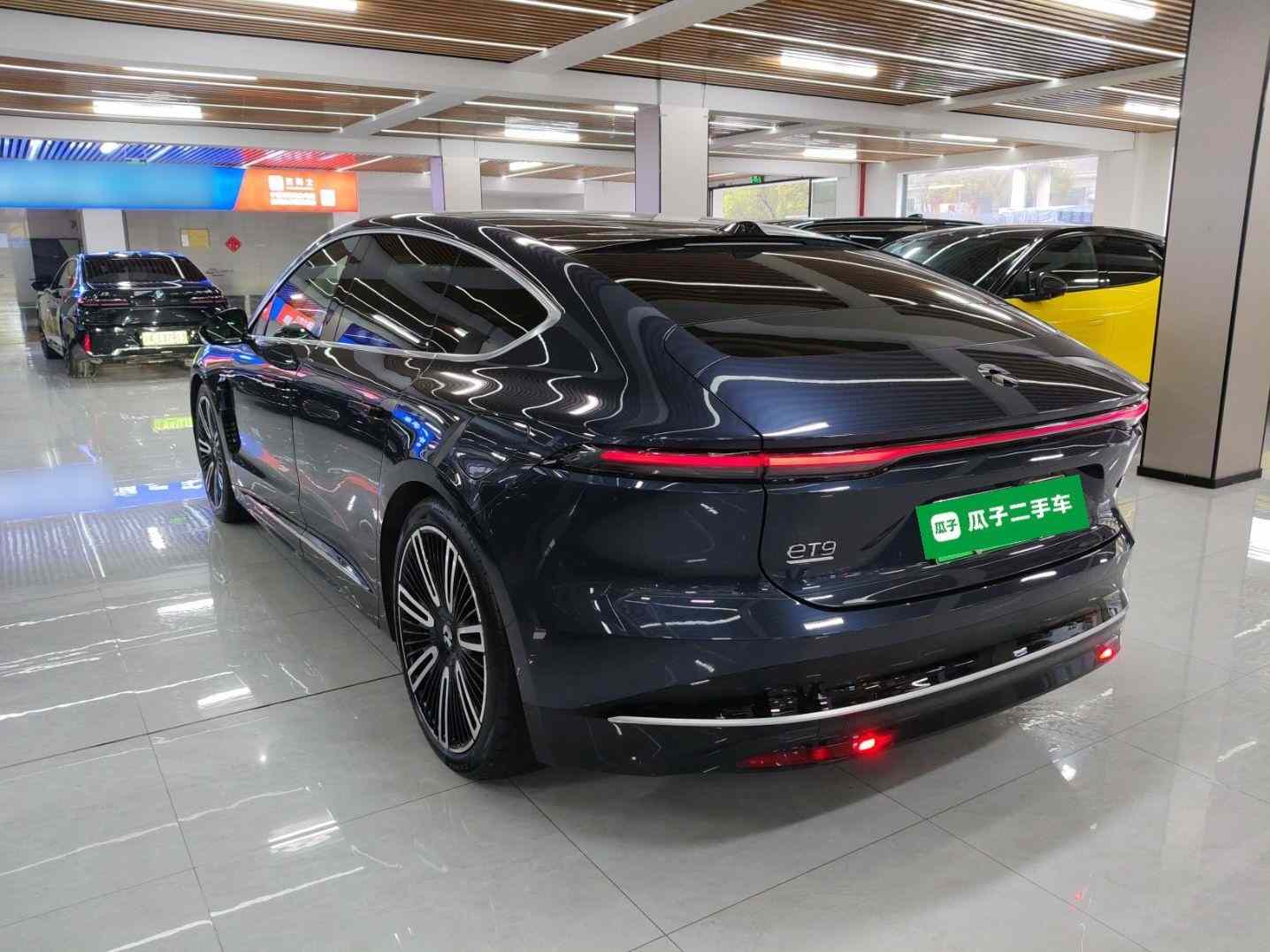 蔚来ET9 2025款 102kWh 签名版(3)