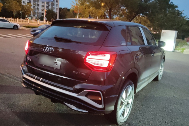 奥迪Q2L 2025款 35TFSI 时尚动感型车身外观7