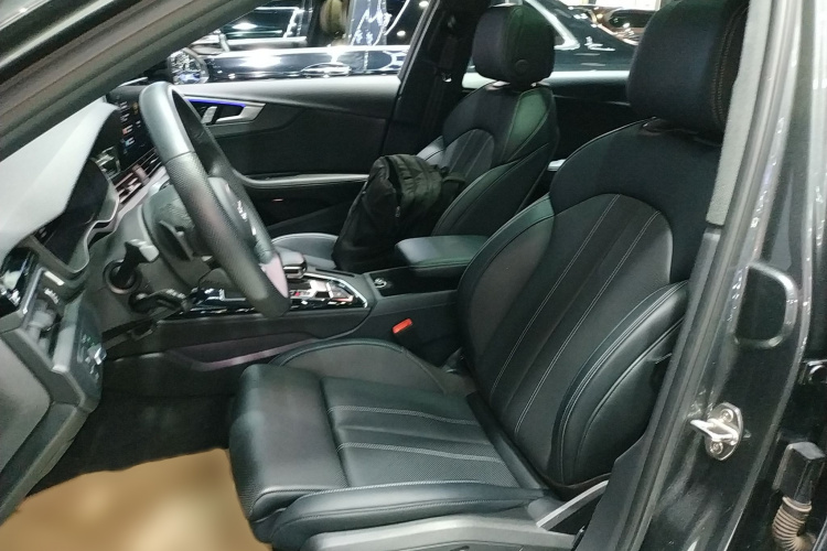 奥迪A4L 2024款 40 TFSI 豪华动感型局部细节19