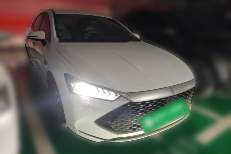 比亚迪 秦PLUS 2023款 冠军版 DM-i 55KM领先型车身外观3