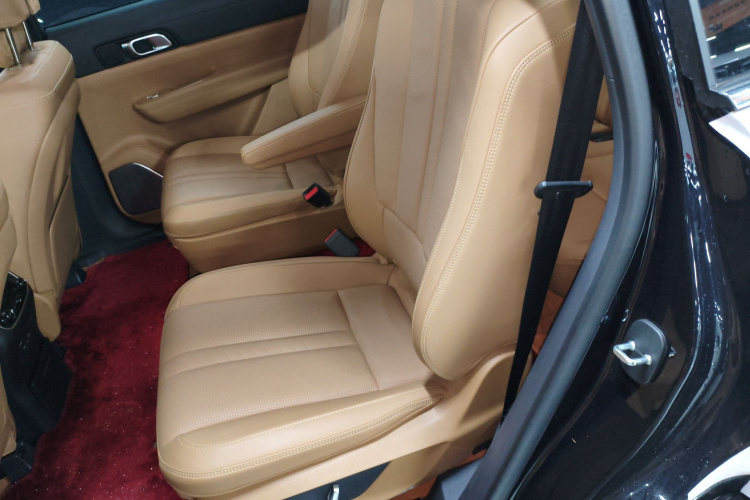 理想汽车 理想ONE 2020款 增程6座版中控内饰7003