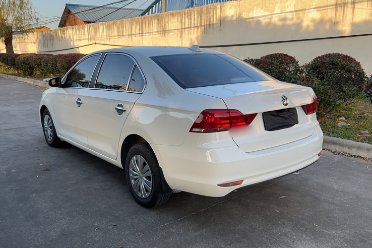 大众 桑塔纳 2016款 1.6L 手动风尚版车身外观6004