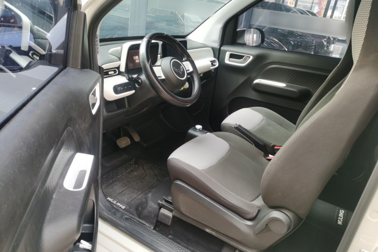 五菱汽车 宏光MINIEV 2024款 第三代 215km 进阶版中控内饰20